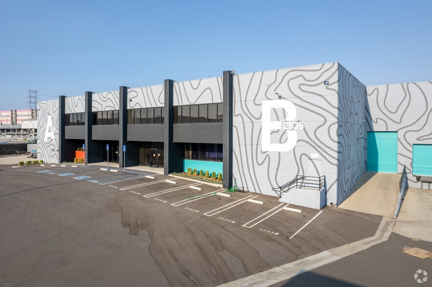 More Photos Of 2445-2460 E 12th St, Los Angeles Unknown For Lease