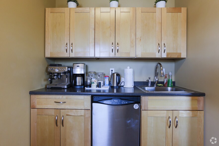 More Photos Of 14631 SW Millikan Way, Beaverton Office For Lease