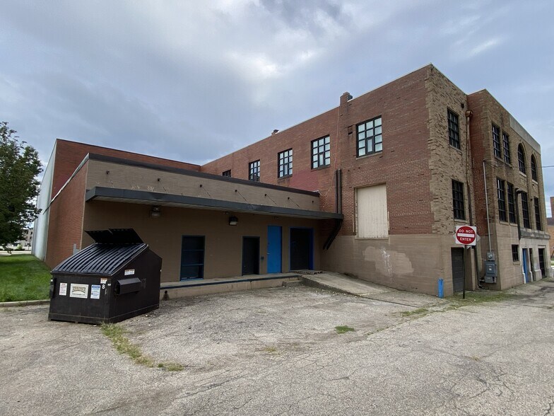 More Photos Of 50 S Broad St, Middletown Warehouse For Sale