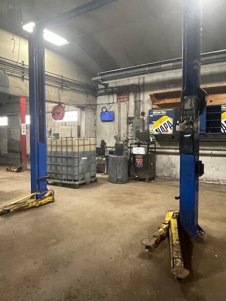 More Photos Of 524 Hinman Ave, Buffalo Service Station For Sale