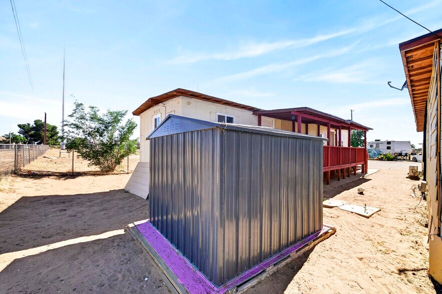 More Photos Of 11398 Bartlett Ave, Adelanto Contractor Storage Yard For Sale