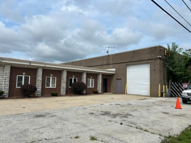 More Photos Of 3025 East End Ave, South Chicago Heights Truck Terminal For Sale