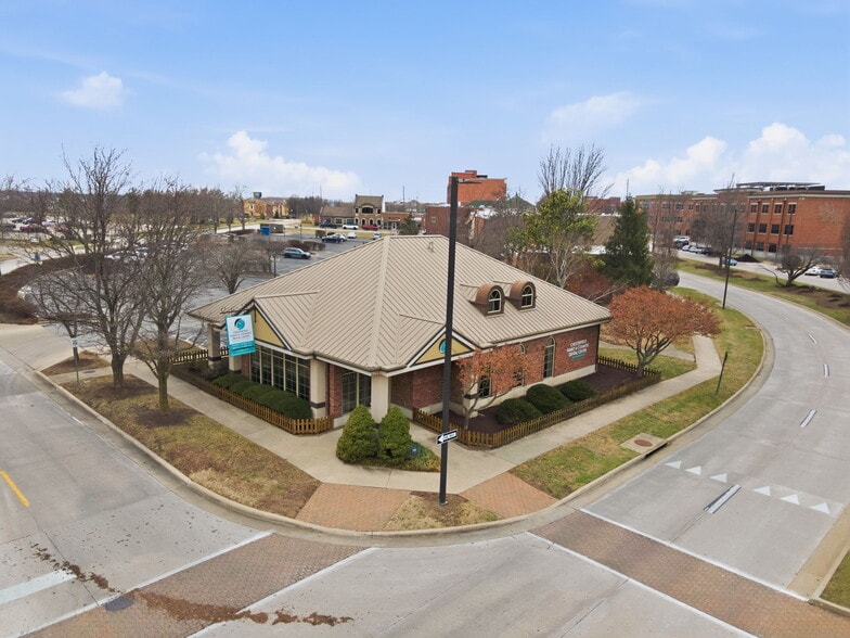 More Photos Of 2104 Chesterfield Blvd, Springfield Office For Sale