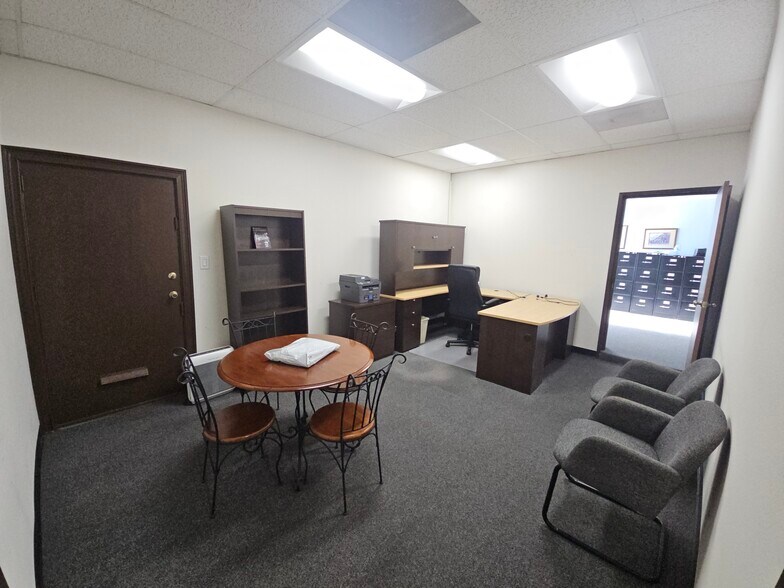 More Photos Of 10653-10657 Burbank Blvd, North Hollywood Office For Sale