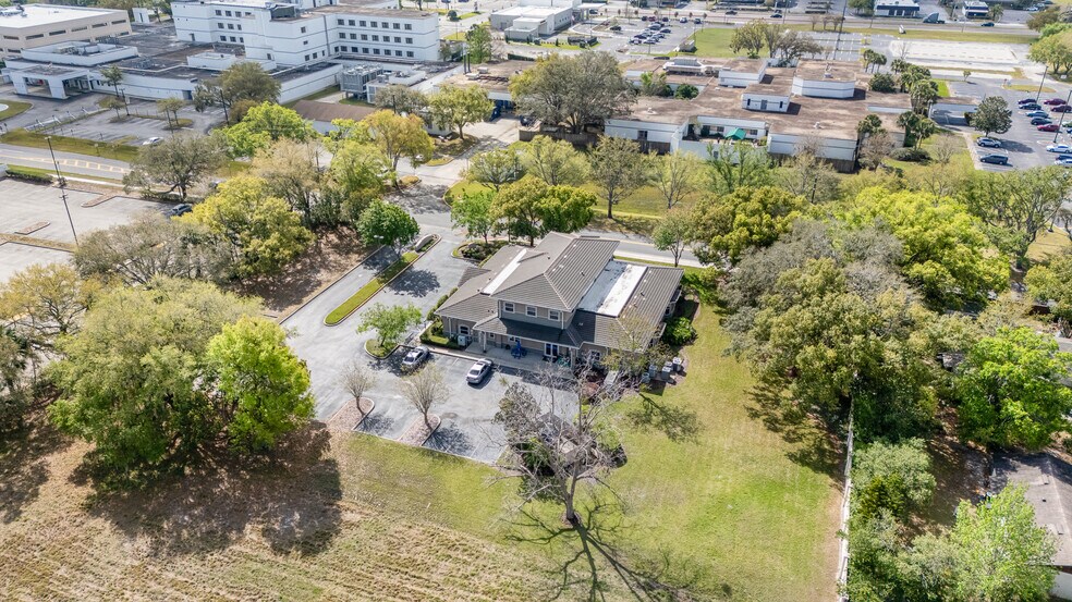 More Photos Of 465 Warren Ave, Longwood Office For Lease