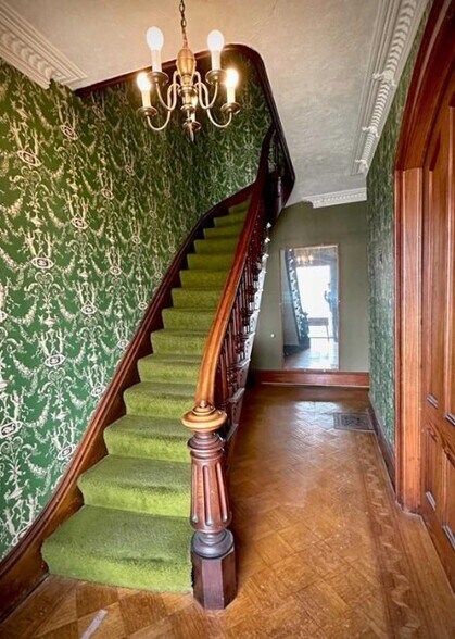 More Photos Of 40 E Genesee St, Auburn Storefront Retail Residential For Lease