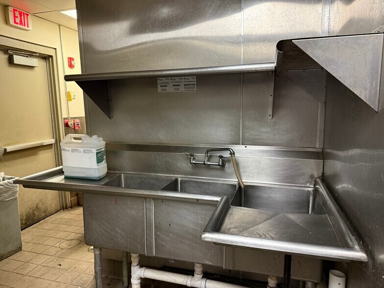 More Photos Of SEC Rte 83 & Aptakisic Rd, Long Grove Unknown For Lease