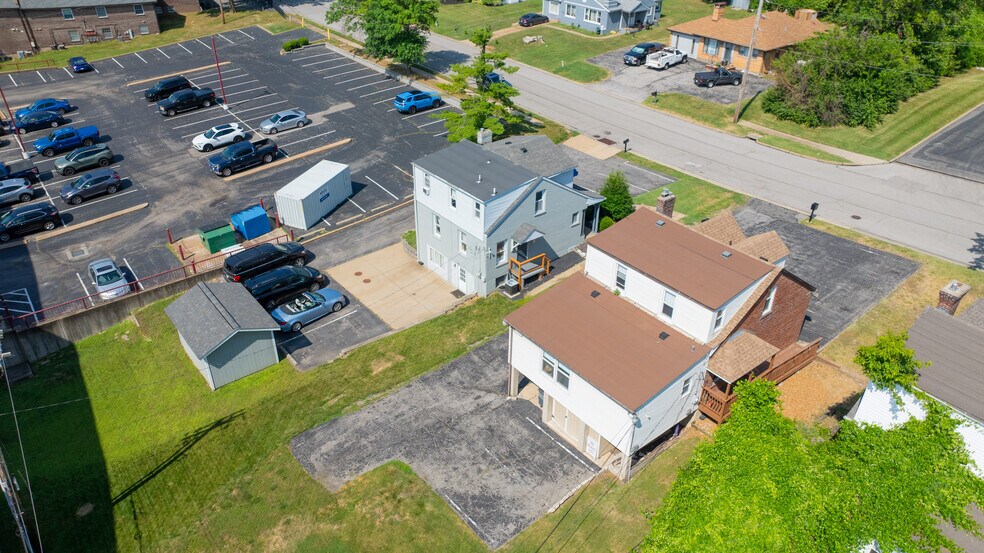 More Photos Of 4150 Crescent Dr, Saint Louis Office For Sale
