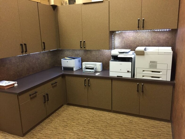 More Photos Of 1920 W 143rd St, Leawood Office For Sale