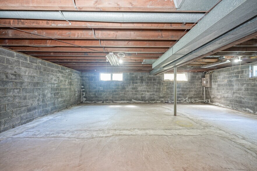 More Photos Of 73 Berlin Cross Keys Rd, Williamstown Specialty For Sale