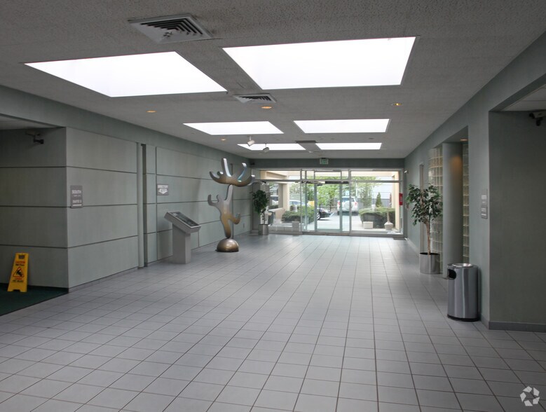 More Photos Of 877 Stewart Ave, Garden City Medical For Lease