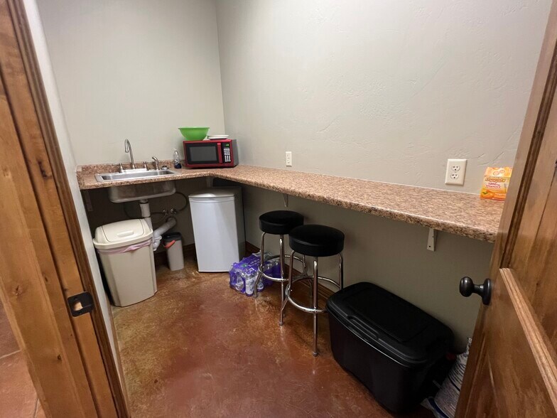 More Photos Of 655 S 4th E, Preston Fast Food For Lease