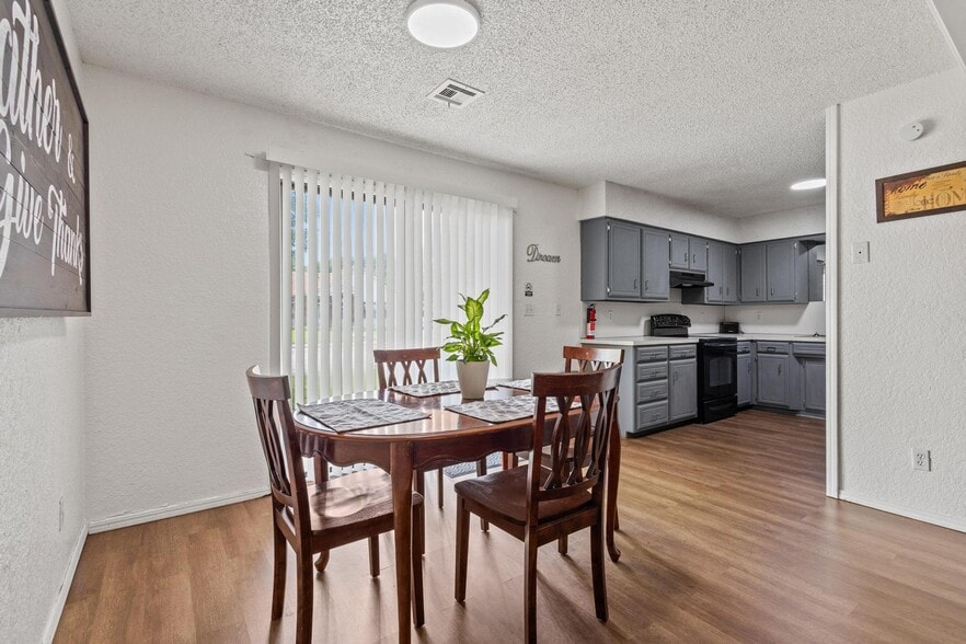 More Photos Of 806 N Washington St, Ardmore Apartments For Sale