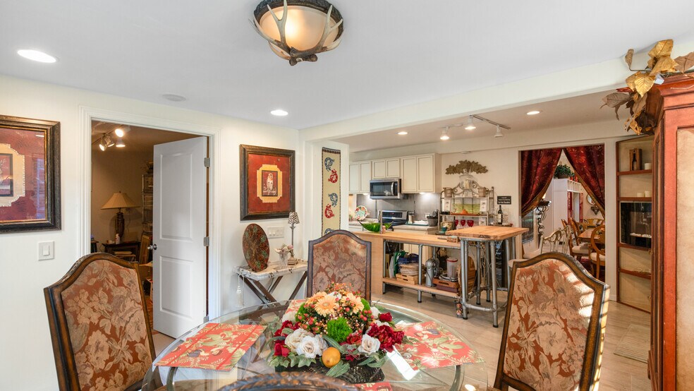 More Photos Of 1403 Rowena Way, Sacramento Specialty For Sale