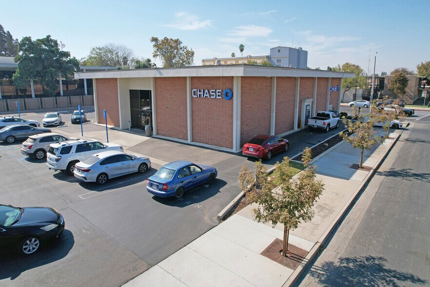 More Photos Of 421 N Douty St, Hanford Bank For Sale