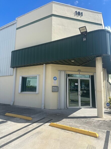 More Photos Of 161 Commerce Rd, Boynton Beach Warehouse For Sale