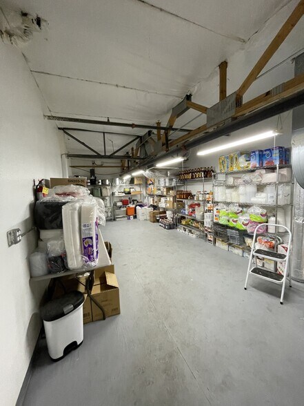 More Photos Of 7900 N 70th Ave, Glendale Warehouse For Sale