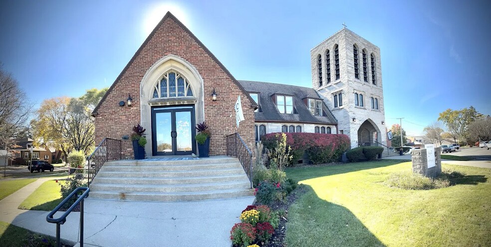 More Photos Of 2501 W 103rd St, Chicago General Retail For Lease