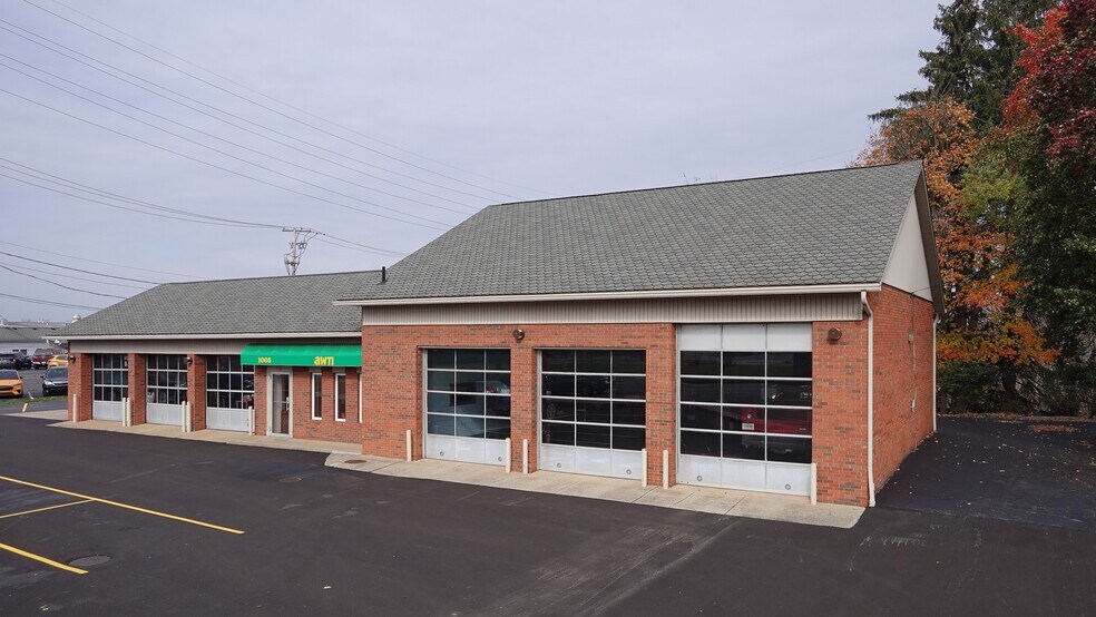 More Photos Of 1005 W Main St, Kent Auto Repair For Sale