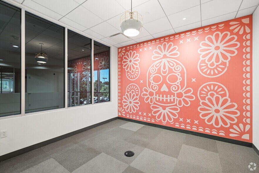 More Photos Of 4511 Horizon Hill Blvd, San Antonio Unknown For Lease