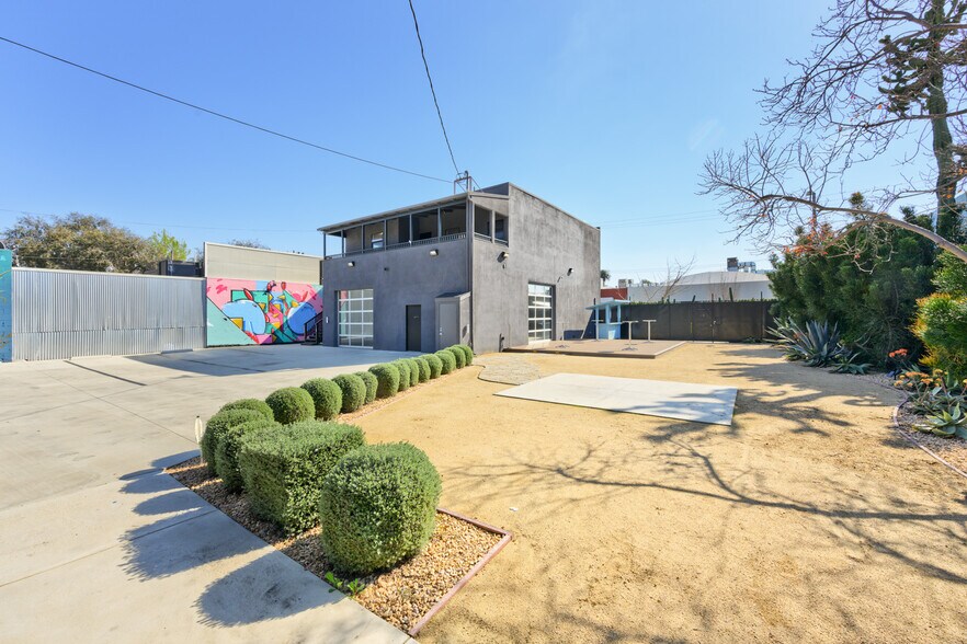 Primary Photo Of 4207-4215 W Jefferson Blvd, Los Angeles Loft Creative Space For Lease
