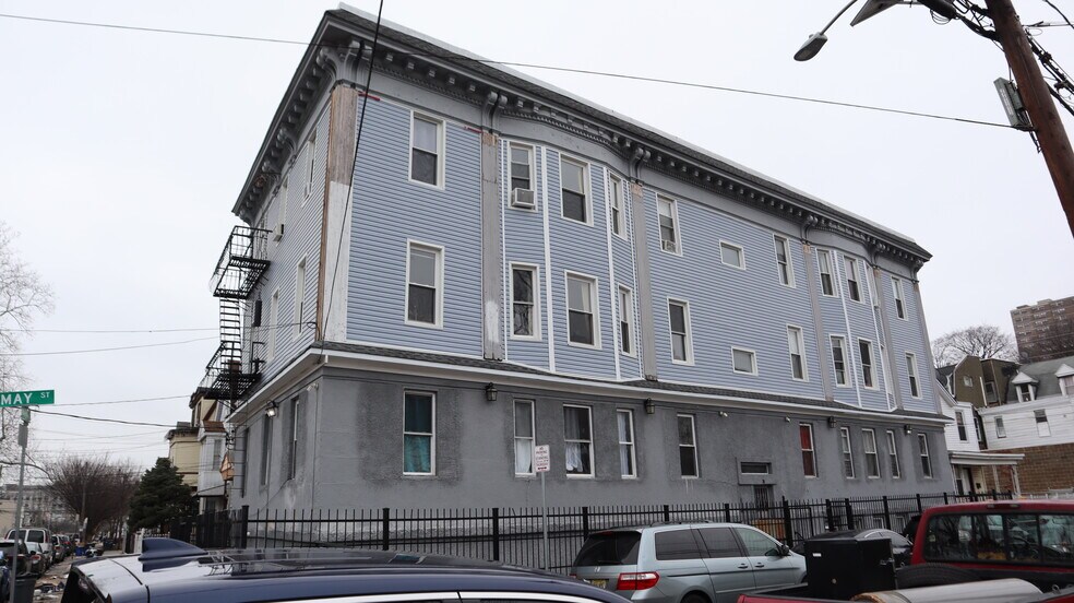 Primary Photo Of 38 May St, Newark Multifamily For Sale