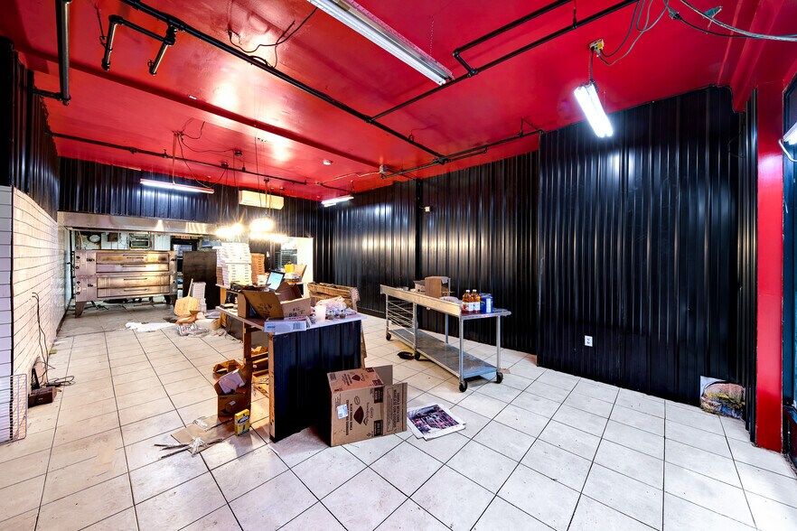 More Photos Of 1997-2013 Mcdonald Ave, Brooklyn Showroom For Lease