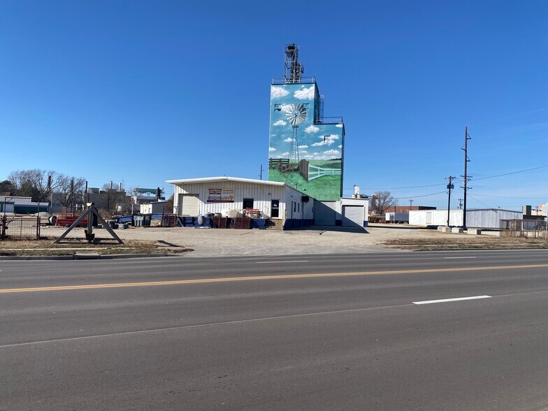 Primary Photo Of 515 6th St, Clay Center Warehouse For Sale