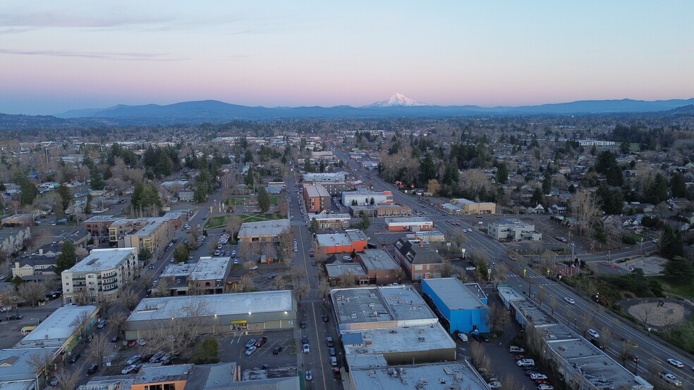 More Photos Of 211 NE Roberts Ave, Gresham Freestanding For Sale