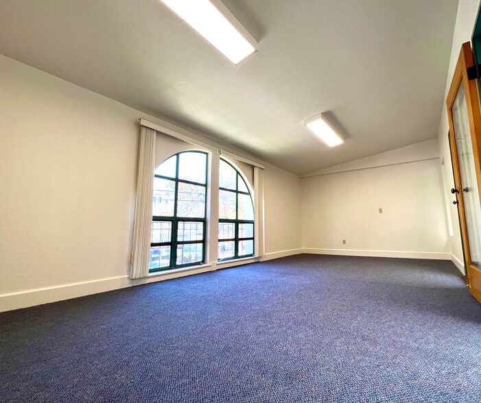 More Photos Of 104 W Anapamu St, Santa Barbara Office For Lease