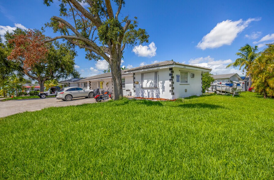 More Photos Of 213 SE Park St, Dania Apartments For Sale