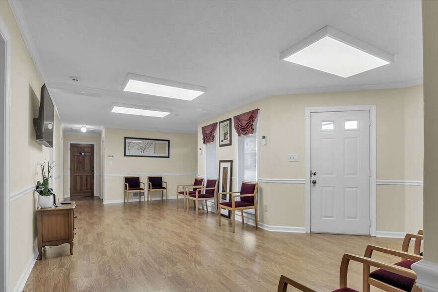 More Photos Of 1281-1283 Parker Rd SE, Conyers Office For Sale