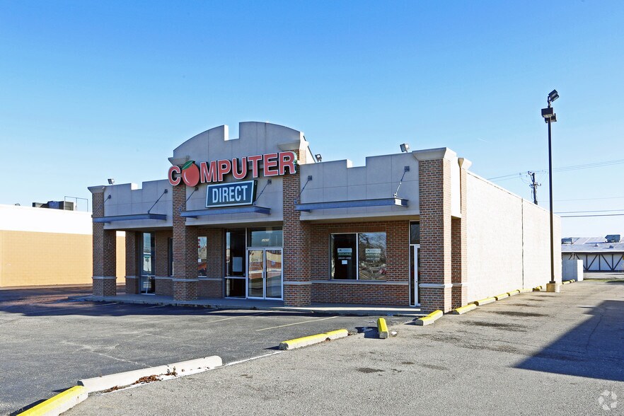 More Photos Of 32600 John R Rd, Madison Heights Freestanding For Lease