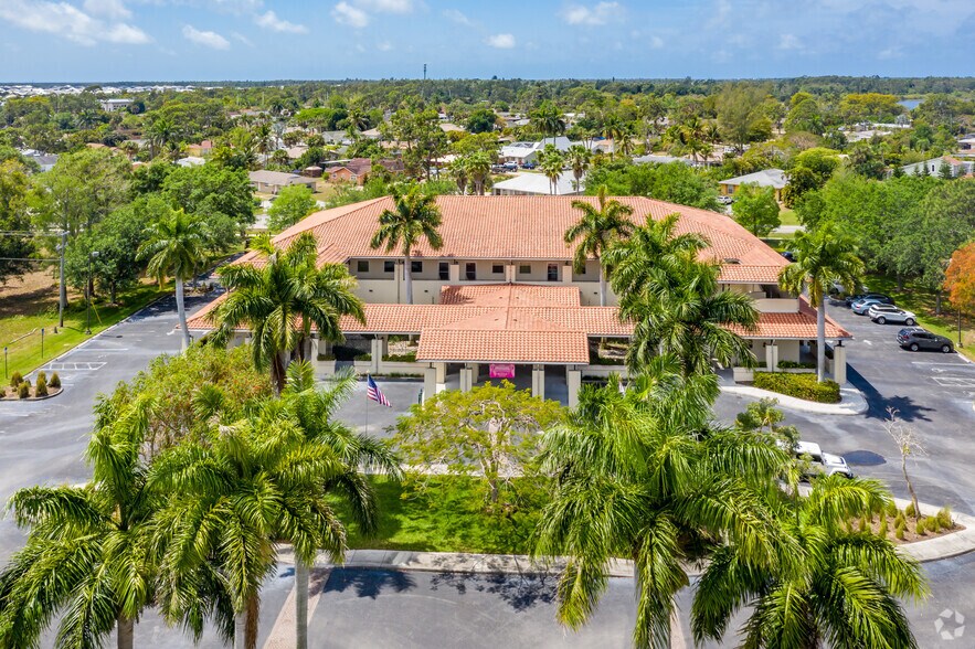 More Photos Of 4330 Tamiami Trl E, Naples Medical For Lease