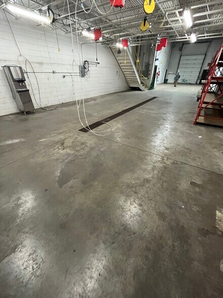 More Photos Of 3443 Military St, Port Huron Warehouse For Sale