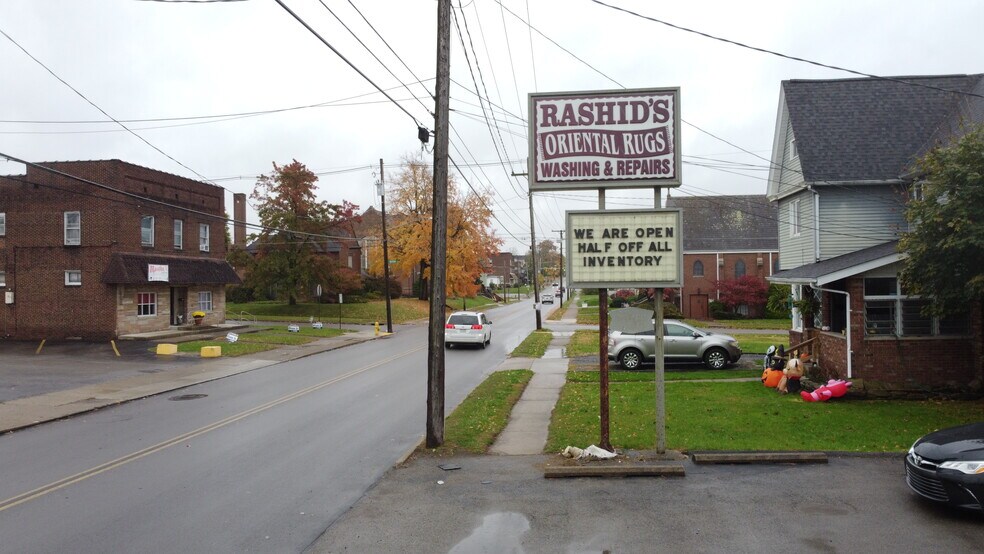 More Photos Of 1236 E Washington St, New Castle Showroom For Sale