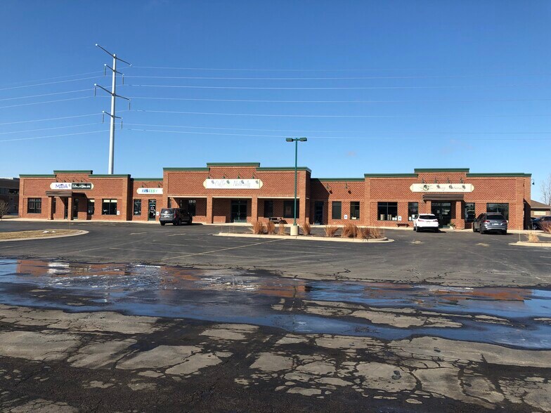 More Photos Of 2625 Development Dr, Green Bay Storefront Retail Office For Lease