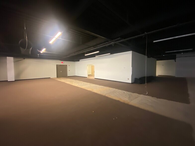 More Photos Of 150 Rowan St, Fayetteville Office For Sale