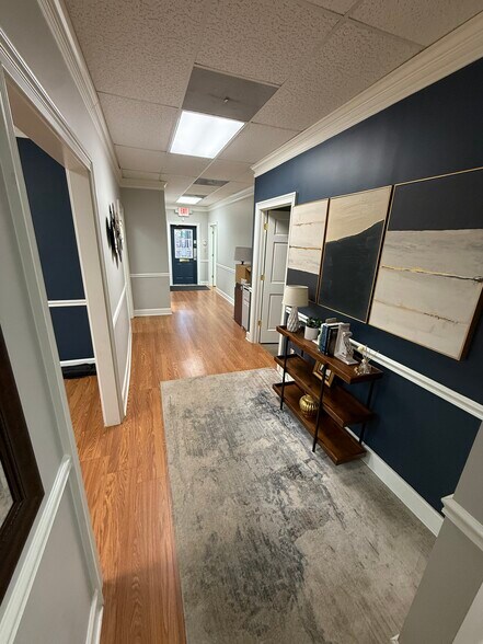 More Photos Of 6111 Peachtree Dunwoody Rd NE, Atlanta Office Residential For Sale