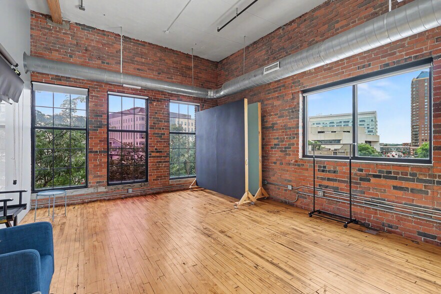 More Photos Of 506 3rd St, Des Moines Loft Creative Space For Lease