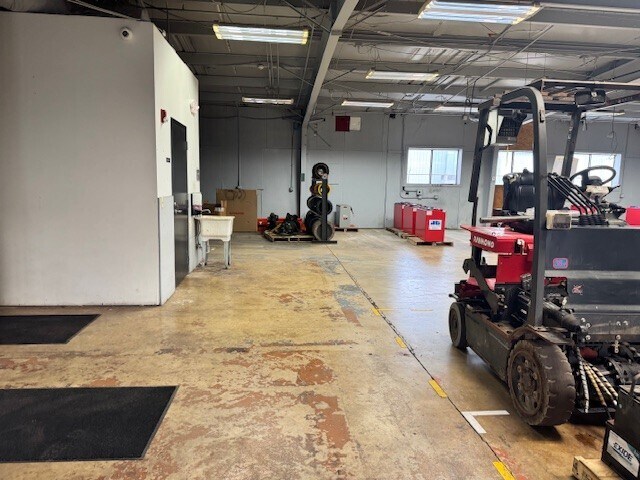 More Photos Of 2304 River Rd, Piedmont Manufacturing For Lease