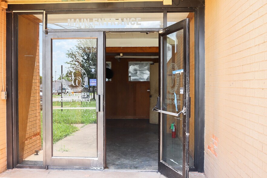 More Photos Of 3101 Armory Rd, Wichita Falls Flex For Sale