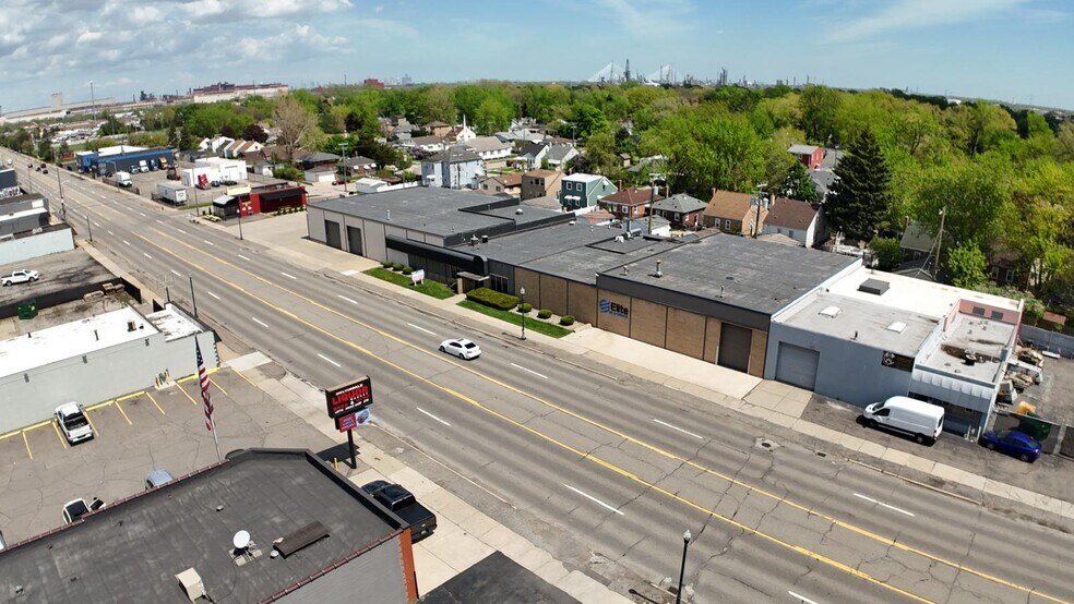 More Photos Of 17950 Allen Rd, Melvindale Industrial For Sale