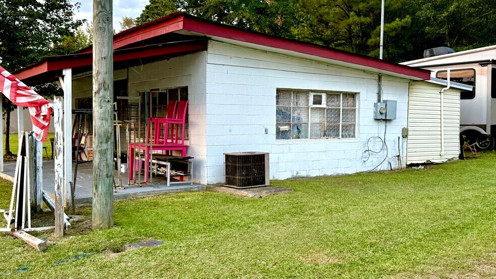 More Photos Of 4010 US-31, Clanton General Retail For Sale