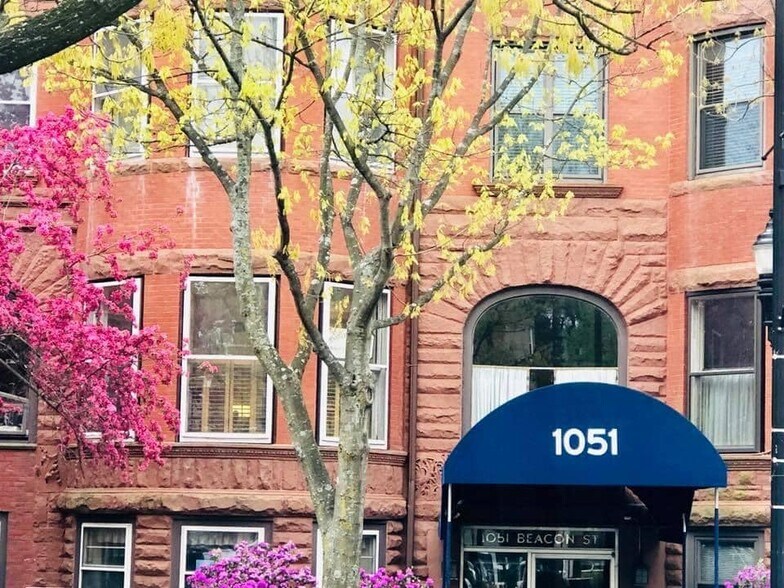 More Photos Of 1051 Beacon St, Brookline Medical For Sale