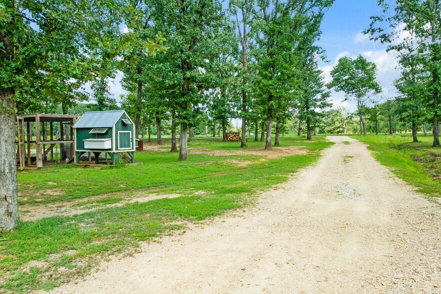 More Photos Of 821 County Road 43830, Paris Multifamily For Sale