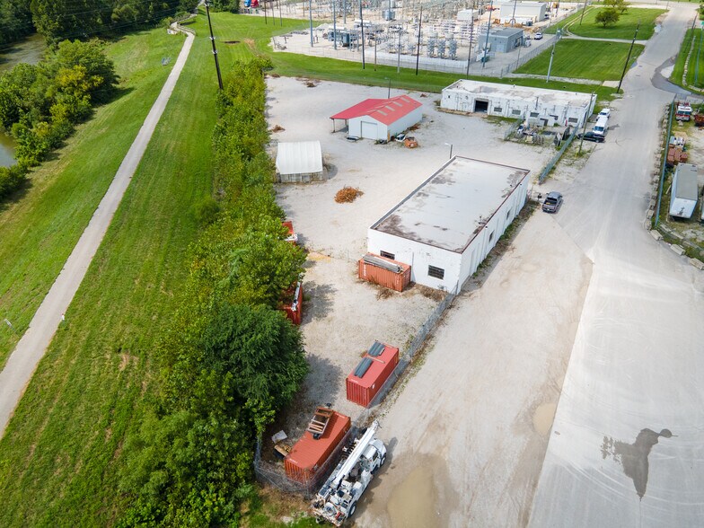 More Photos Of 1306 Bedford St, Indianapolis Warehouse For Sale