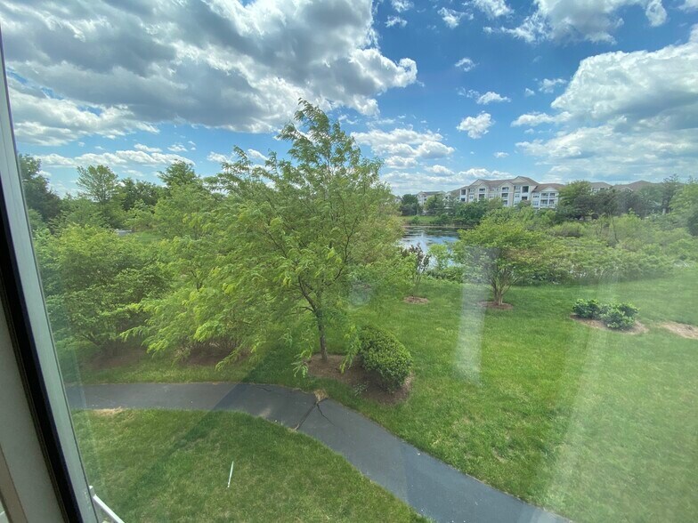 More Photos Of 44355 Premier Plaza, Ashburn Office For Sale