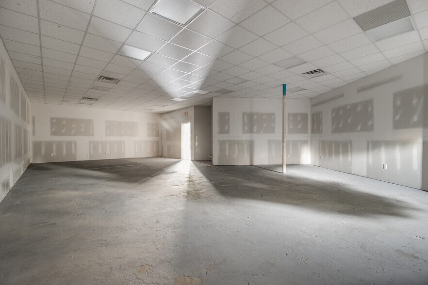 More Photos Of 3220 Blenheim Blvd, Fairfax General Retail For Lease