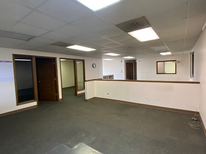 Primary Photo Of 2529 W Ferguson Rd, Fort Wayne Warehouse For Lease